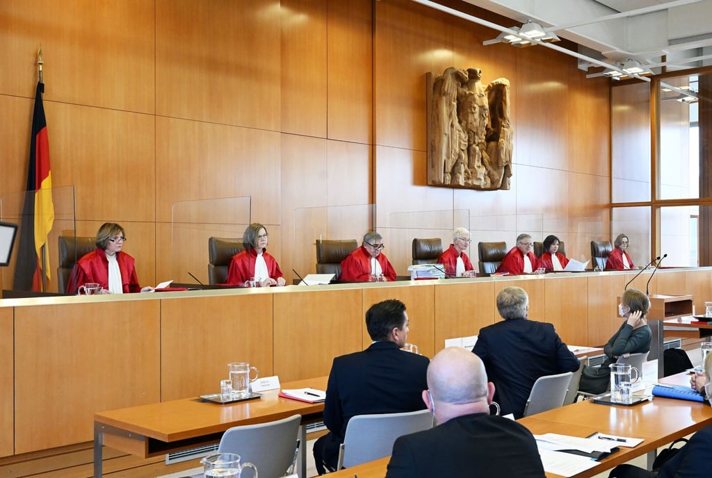 Der Zweite Senat des Bundesverfassungsgerichts eröffnet die mündliche Verhandlung über staatliche Fördergelder für die Desiderius-Erasmus-Stiftung.