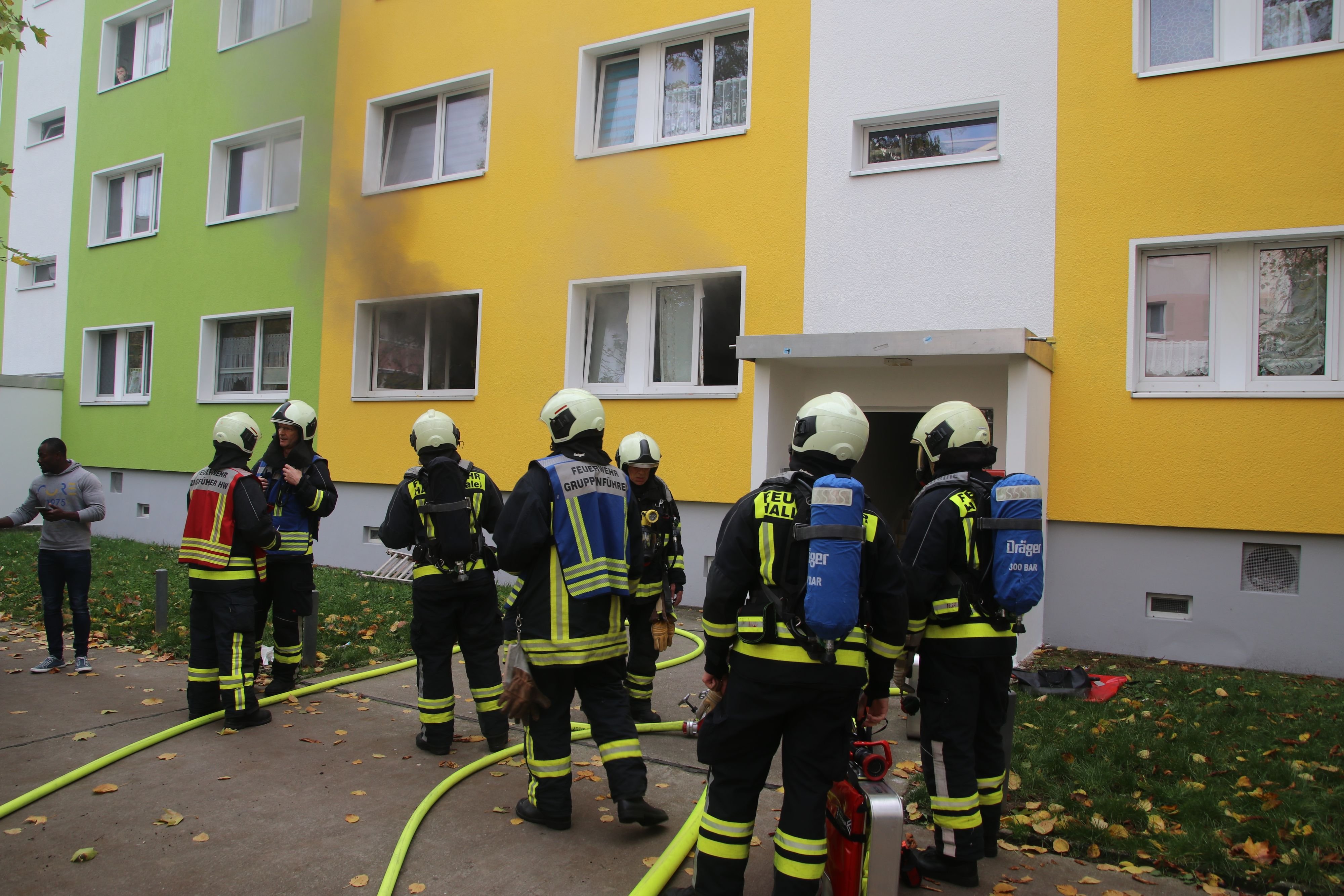 Feuerwehreinsatz In Halle: Feuerwehr Muss Zu Wohnungsbrand In Die ...