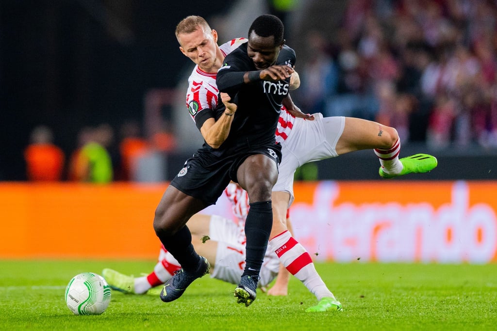 Ondrej Duda (l) hatte mit dem 1. FC Köln gegen Partizan Belgrad daheim das Nachsehen.