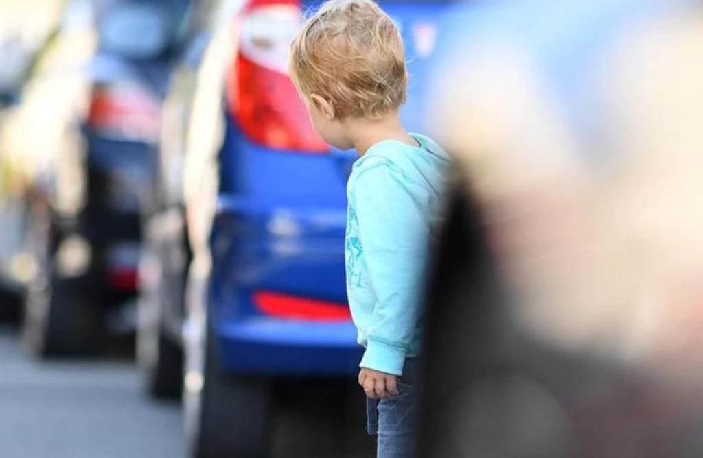 Ein Vierjähriger ist in Derenburg im Harz von einem 19 Jahre alten Golf-Fahrer erfasst worden und kam verletzt ins Krankenhaus. Symbolbild: