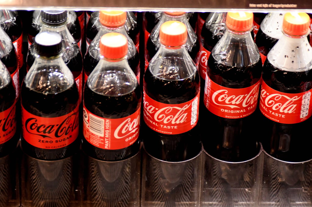 Neuer Deckel für Cola-Flaschen: Warum der Deckel nicht mehr ganz ab geht