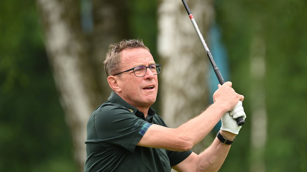 Gutes Timing: Ralf Rangnick bei seinem Hobby Golfen.