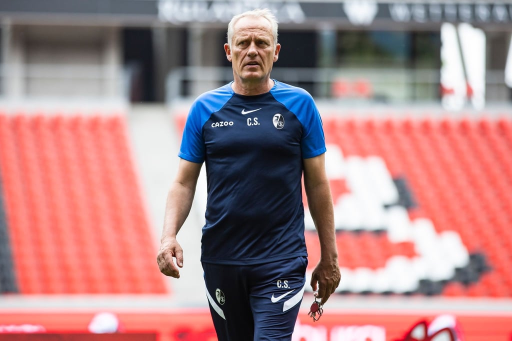 Freiburgs Coach Christian Streich kann wieder mit seinen Spielern trainieren.