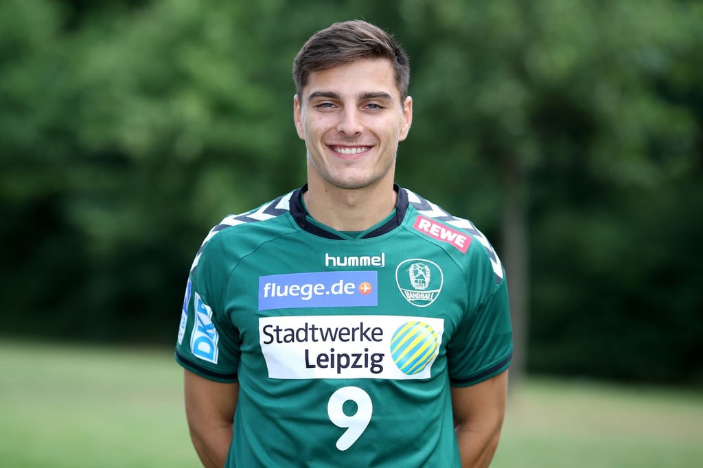 Als erster aktiver deutscher Mannschaftssportler hatte Krzikalla seine Homosexualität öffentlich gemacht.