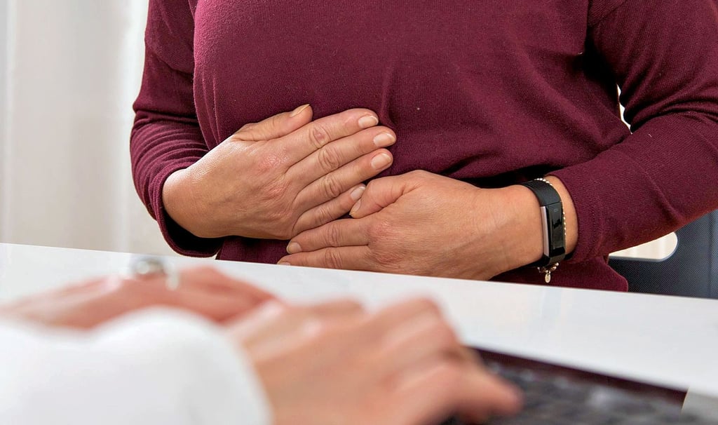 Schmerzen im Oberbauch sind unter anderem ein Symptom für Pankreaskrebs, besser bekannt als Bauchspeicheldrüsenkrebs. Das Magdeburger Klinikum informiert über die Krebsart.