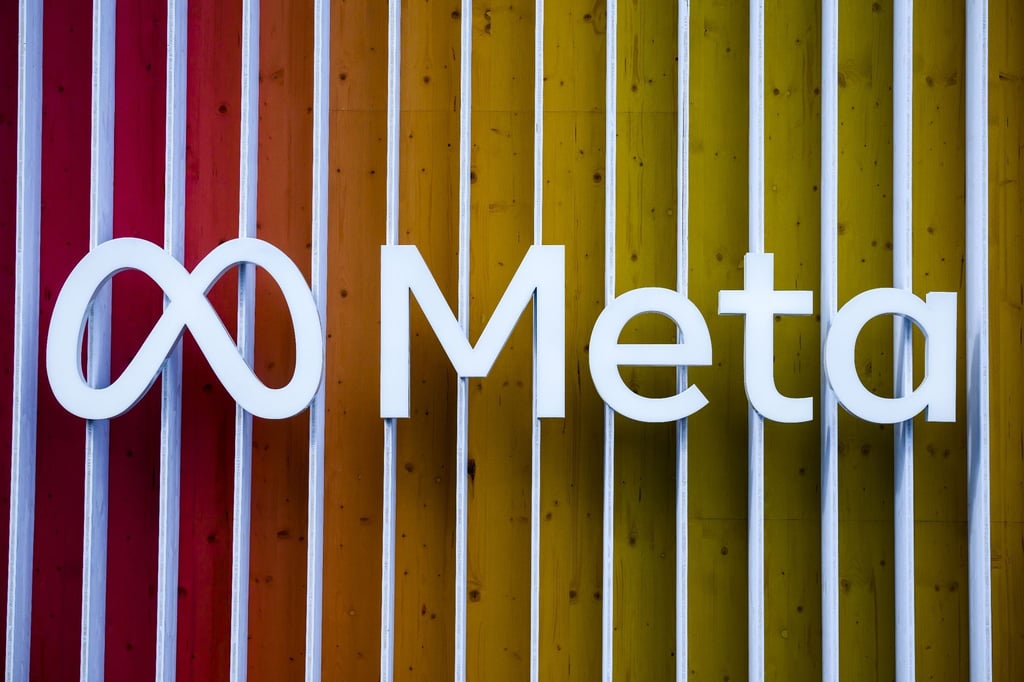Die Erlöse von Meta fielen im Jahresvergleich um vier Prozent auf 27,7 Milliarden Dollar. Unterm Strich brach der Gewinn um 52 Prozent auf rund 4,4 Milliarden Dollar ein.
