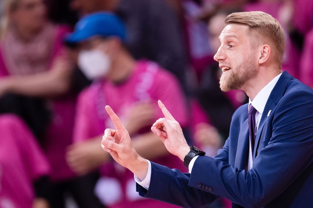 Tuomas Iisalo ist der Trainer der Telekom Baskets Bonn.