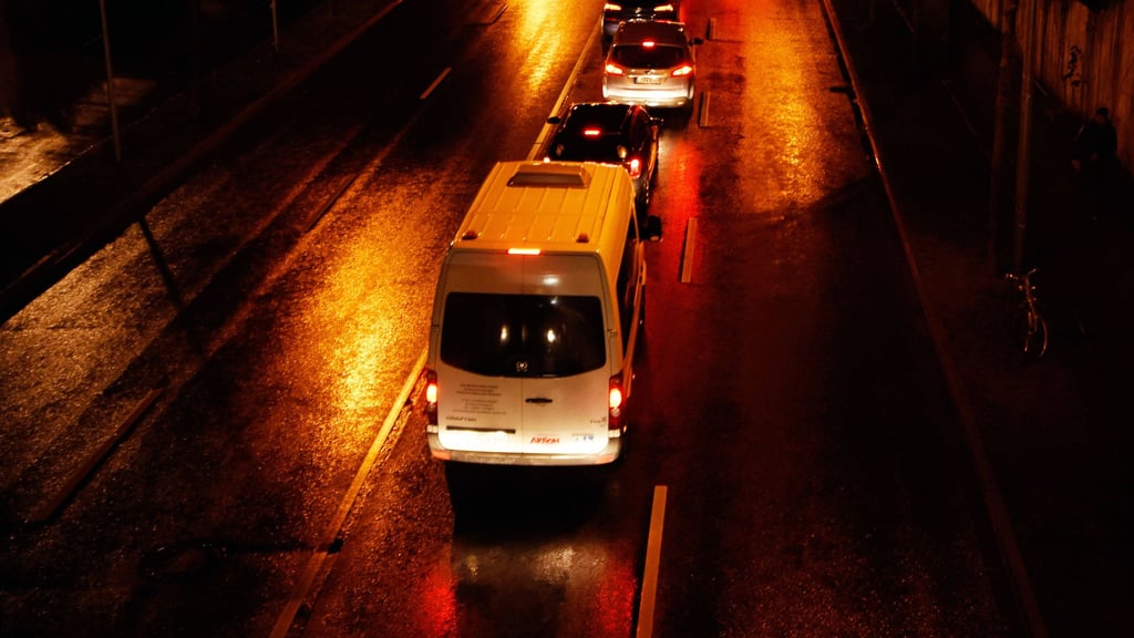Bei Spielen von RB Leipzig stauen sich die Autos in langen Schlangen. (Archivbild)
