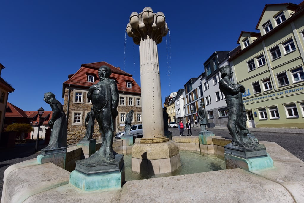 Unter anderem in der Fußgängerzone am Eisleber Knappenbrunnen sollen mehr Autofahrer kontrolliert werden.