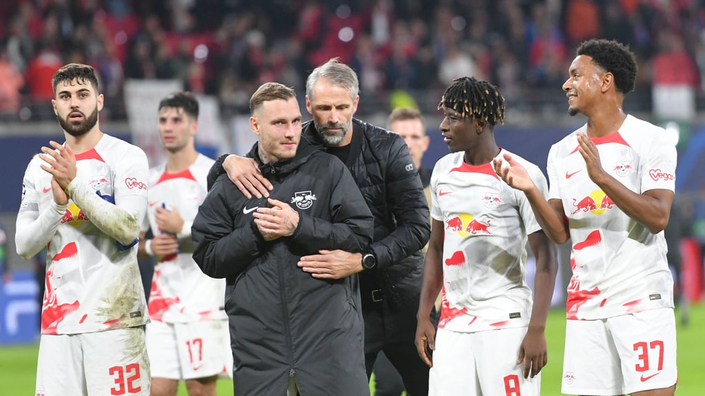 RB-Trainer Marco Rose stärkt David Raum den Rücken.