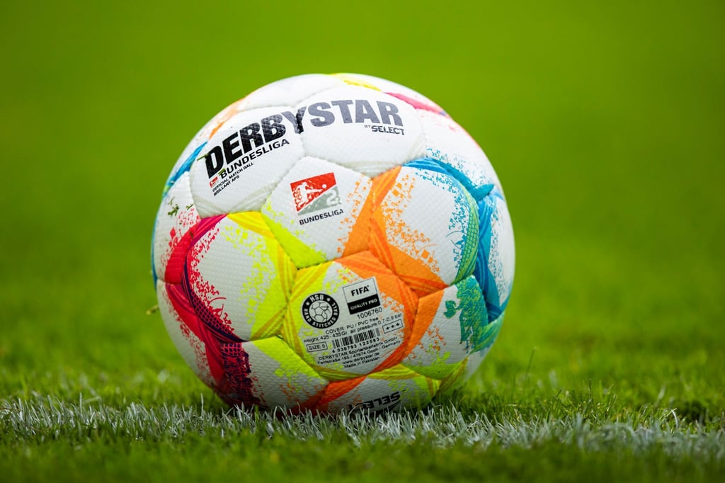 Das Bundesliga-Topspiel könnte künftig um 20:30 Uhr stattfinden.