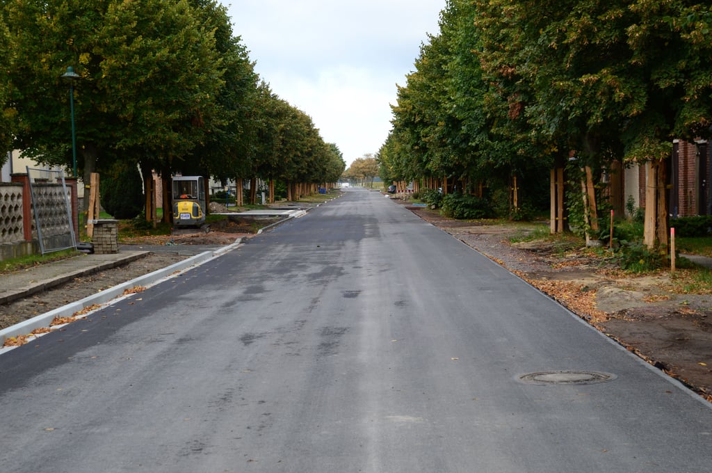 Den Sommer über war die Ortsdurchfahrt Neuendorf eine Baustelle. Die Straße wurde grundhaft ausgebaut.