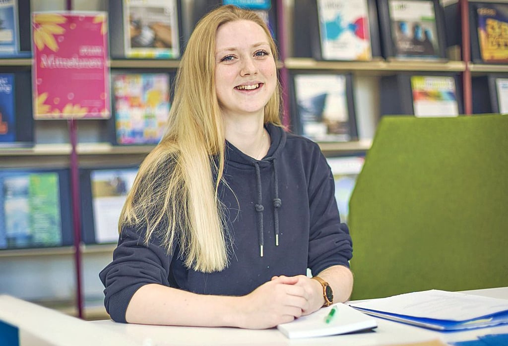 Katharina Jaenicke hat an der Hochschule Magdeburg-Stendal Statistik studiert und hilft nun der aktuellen Studentengeneration.