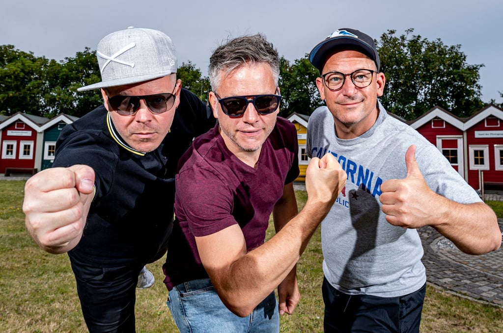 Die Hip-Hop-Band Fettes Brot, Boris Lauterbach alias "König Boris" (l-r), Martin Vandreier alias "Doktor Renz" und Björn Warns alias "Björn Beton".