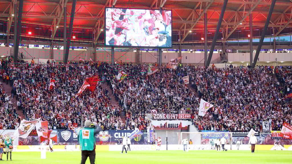 Choreo gegen Leverkusen geplant: Sektor B von RB Leipzig.