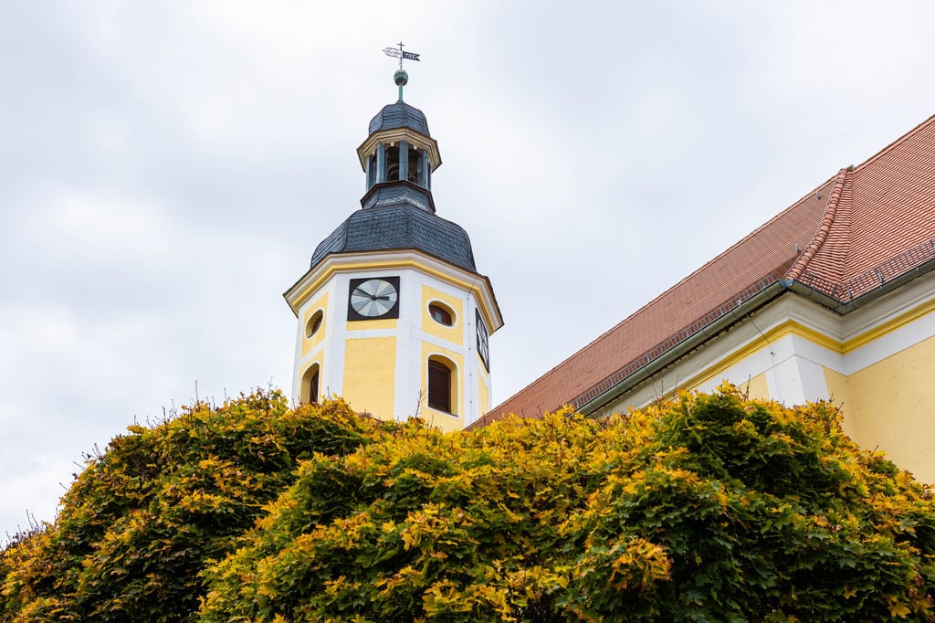 Kirchturm in Kayna.