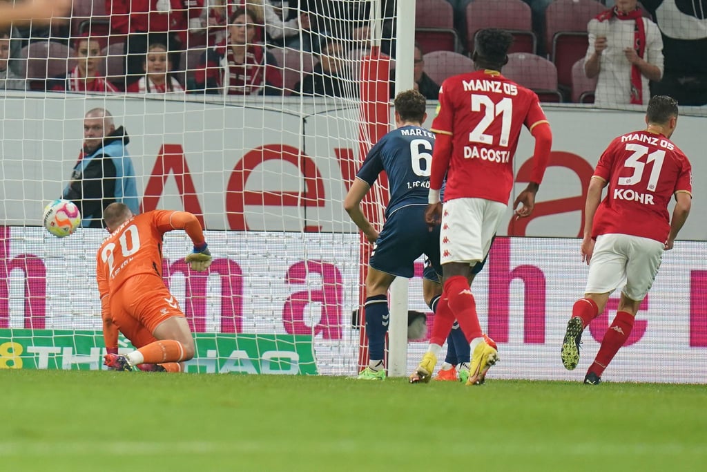 Dominik Kohr (r) sorgte beim Mainzer Sieg gegen Köln für die Vorentscheidung.
