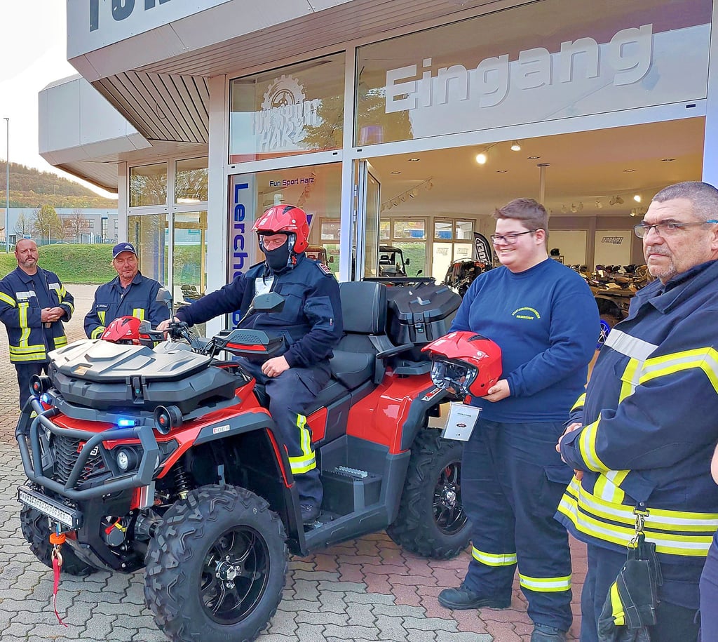 In diesen Tagen konnten die Kameraden der Freiwilligen Feuerwehr Langenstein dank der Unterstützer vieler im Dorf in Blankenburg ihr neues Feuerwehr-Quad in Empfang nehmen.