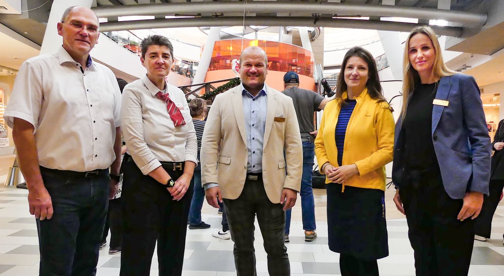 Die Verantwortlichen der drei Großen in Günthersdorf: Höffner, Nova und Ikea suchen nicht nur auf der Messe Personal.