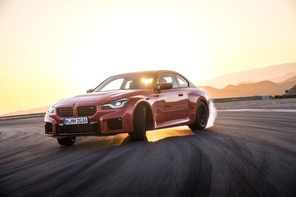 Bayernkracher: Mit Heckantrieb und 460 PS starkem Sechszylinder kann's im BMW M2 auch gern mal quer ums Eck gehen.