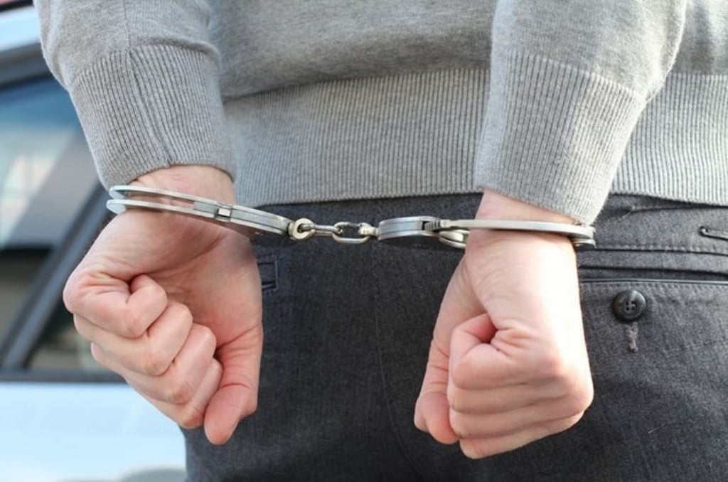 Ein Gefangener ist am Dienstagmittag in Stendal bei einem Gerichtstermin geflohen. Nun sucht die Polizei großangelegt nach ihm - unter anderem mit einem Hubschrauber. Symbolbild: