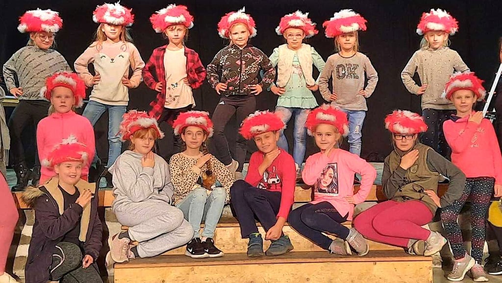 Die Mitglieder der Kleinen Garde des Gauseberger Karnevalvereins Gutenswegen freuen sich auf ihre anstehenden Auftritte.