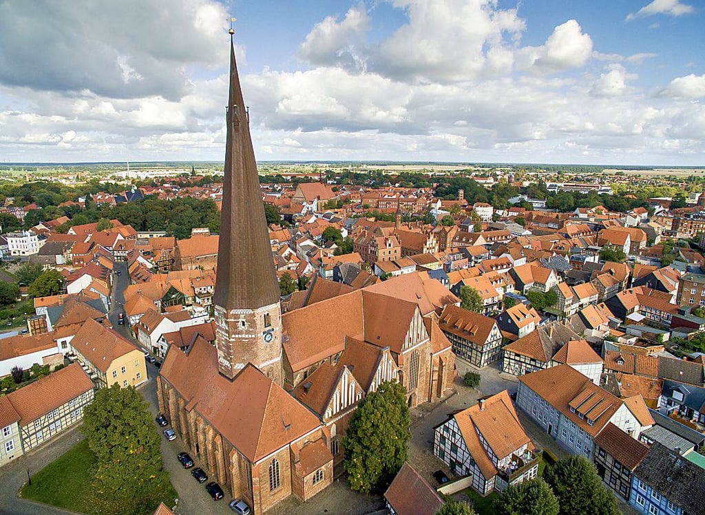 In der Altstadt rund um die Marienkirche gelten besonders strenge Denkmalschutzauflagen.
