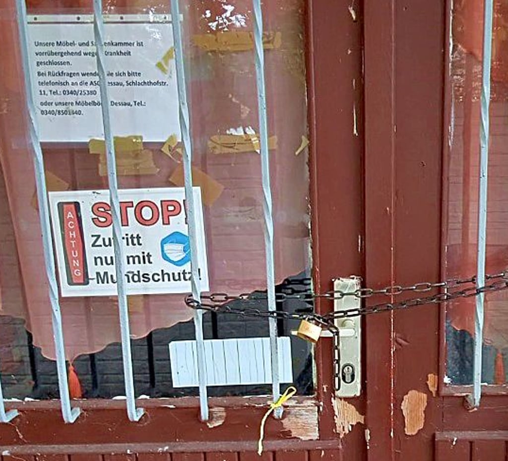 Verriegelt und verrammelt - ist die Möbel- und Sachenkammer in Roßlau-Waldesruh aktuell.