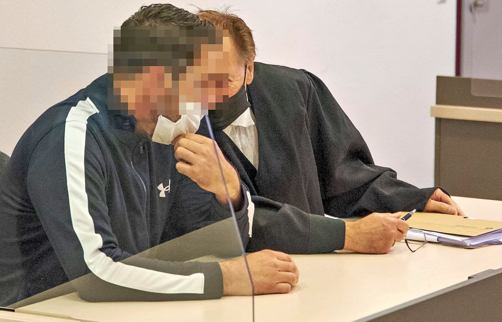 Ein Ex Polizist Hat Sein Haus Verloren Antwort Urteil gegen Ex-Polizist Sven Kleuckling aus Aken: Chef in Youtube