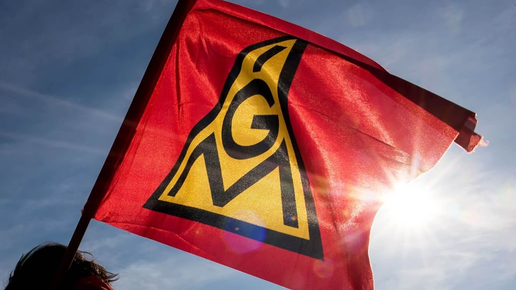 In Nachterstedt ruft die IG Metall zu einem mehrstündigen Warnstreik auf.
