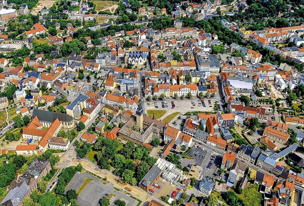 Blick auf die Zeitzer Innenstadt: Bis August 2025 soll sich hier einiges tun, um die Attraktivität zu erhöhen.