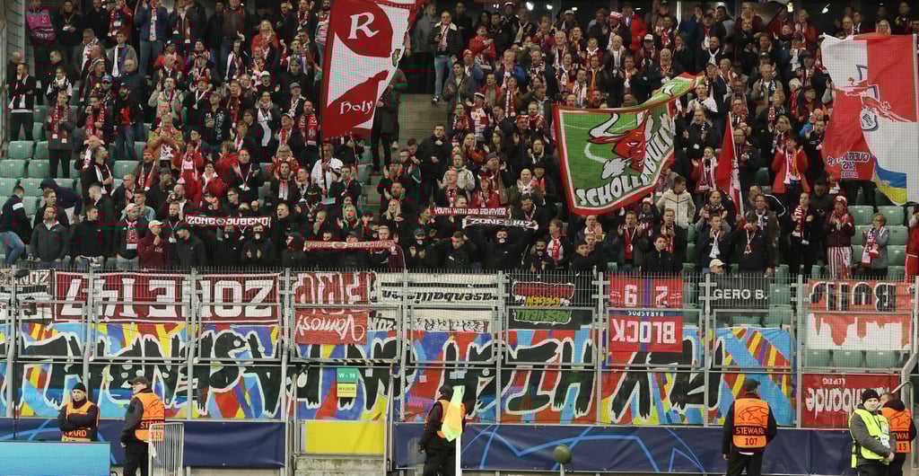 Den Fans von RB Leipzig wird das Spiel in Warschau nicht so gut in Erinnerung bleiben.