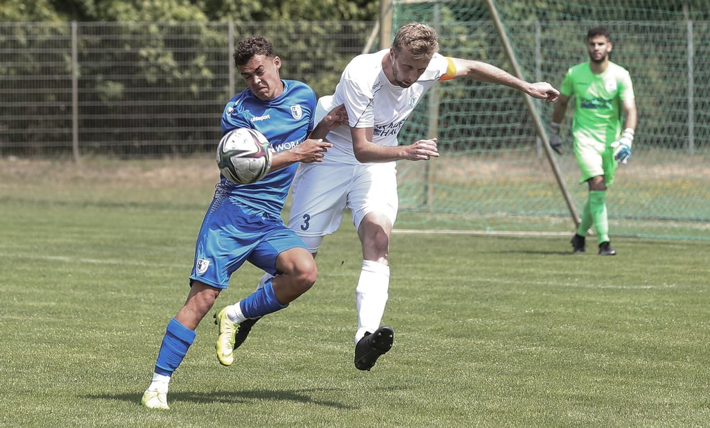 In der Vorbereitung trennten sich Janis Wieland (l.) mit dem 1. FC Magdeburg II und Hannes Weidemeier vom SV Fortuna 2:2-Unentschieden.