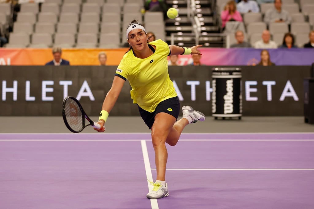 Startete mit einer Niederlage ins Tennis-Saisonfinale: Ons Jabeur.