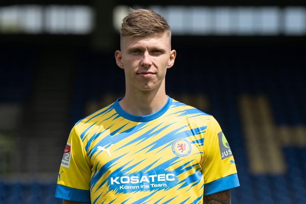 Braunschweigs Luc Ihorst bei einem Fototermin.