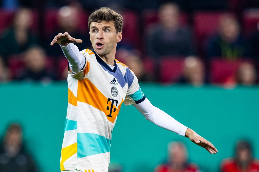 Thomas Müller wird verletzungsbedingt ein paar Bundesliga-Spiele aussetzen müssen, seine WM-Teilnahme ist aber nicht gefährdet.