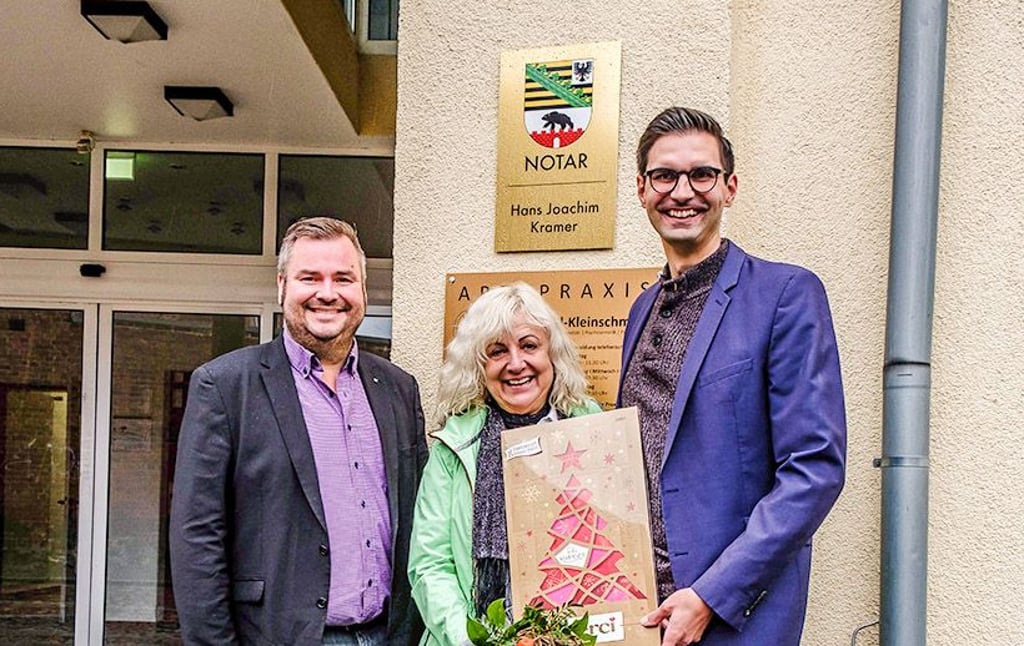 Schilling (links) und Müller mit Andrea Hackl-Kleinschmidt