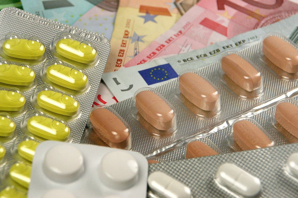 Bei Durchsuchungen verschiedener Wohnungen in Stendal konnten die Polizei mehrere Kilogramm Drogen und tausende Euro Bargeld sicherstellen.