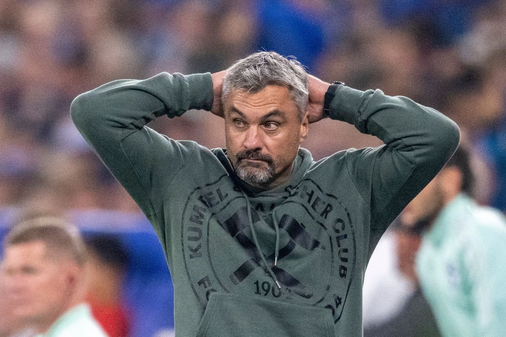 Schalkes Trainer Thomas Reis fordert Mut von seiner Mannschaft, um den letzten Tabellenplatz nach sechs Niederlagen hinter sich zu lassen.