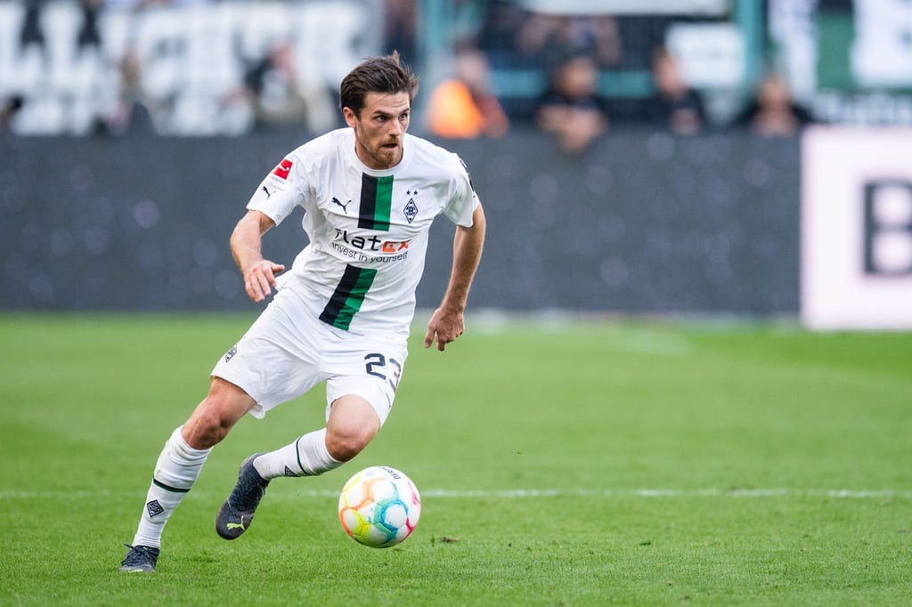 Gladbachs Jonas Hofmann trainiert nach seiner Schulter-Verletzung wieder. Gegen Stuttgart wird er zum Einsatz kommen.