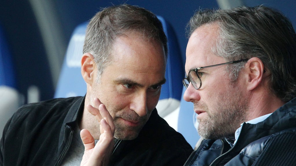 Nur noch drei Spiele bis zum Abschied: Oliver Mintzlaff mit dem CMO Florian Scholz.