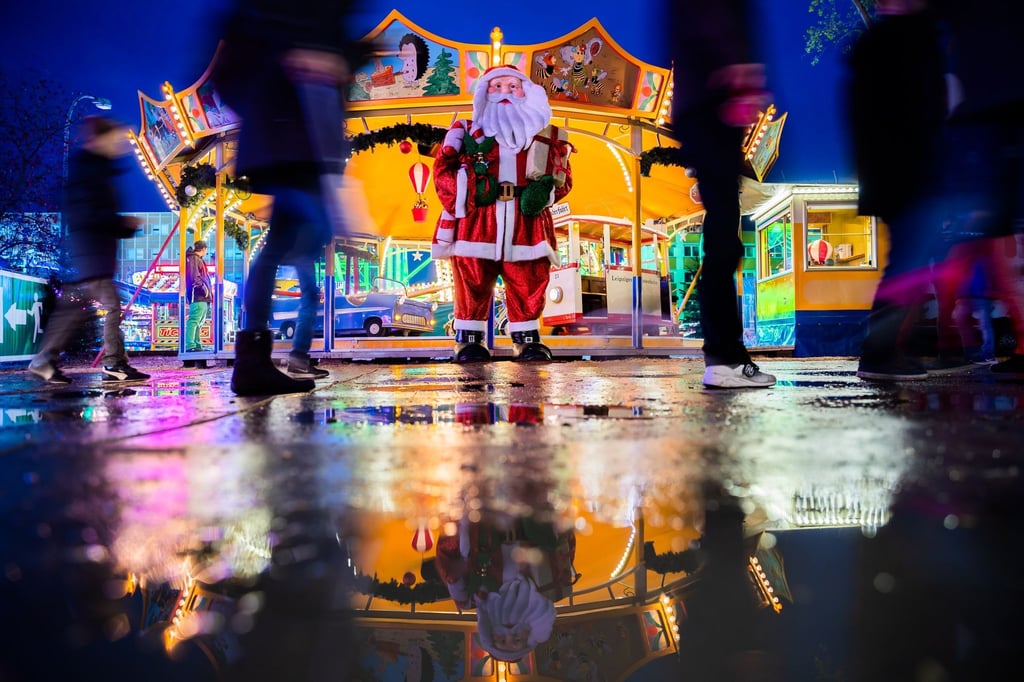Der „Winterzauber“ in Berlin-Lichtenberg ist nach Veranstalterangaben der erste Weihnachtsmarkt in Deutschland, der in diesem Jahr eröffnet wird.