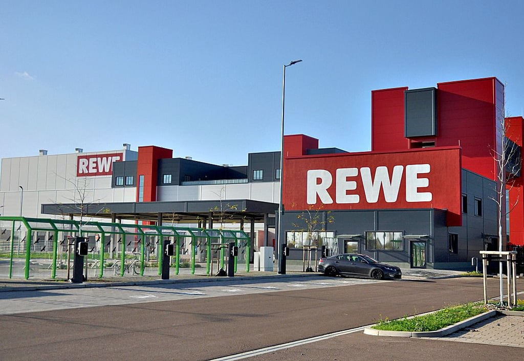 Rewe will ab Oktober 2023 von Magdeburg-Rothensee aus Ware in seine Märkte liefern.