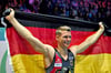 Der Hallenser Lukas Dauser feiert seine WM-Silbermedaille.