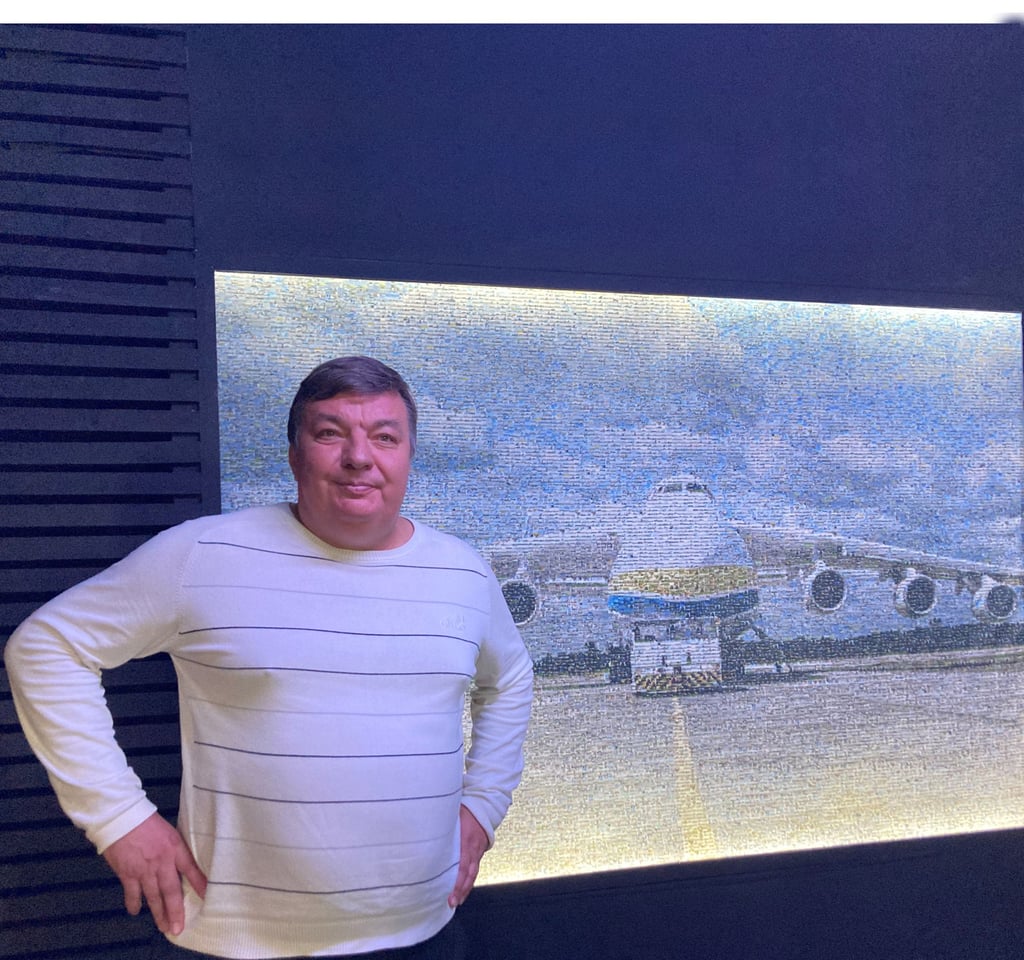 Am 5. Feburar ist Dmytro Antonov das letzte Mal „sein" Flugzeug gefolgen. Er steuerte mit dem größten jemals gebauten Frachtflugzeug der Welt, der Antonov 225, den Heimatflughafen Hostomel bei Kiew an. Die Ukrainer nennen den Riesenflieger, der 250 Tonnen transportieren kann, nur „Mrija“ - der Traum.