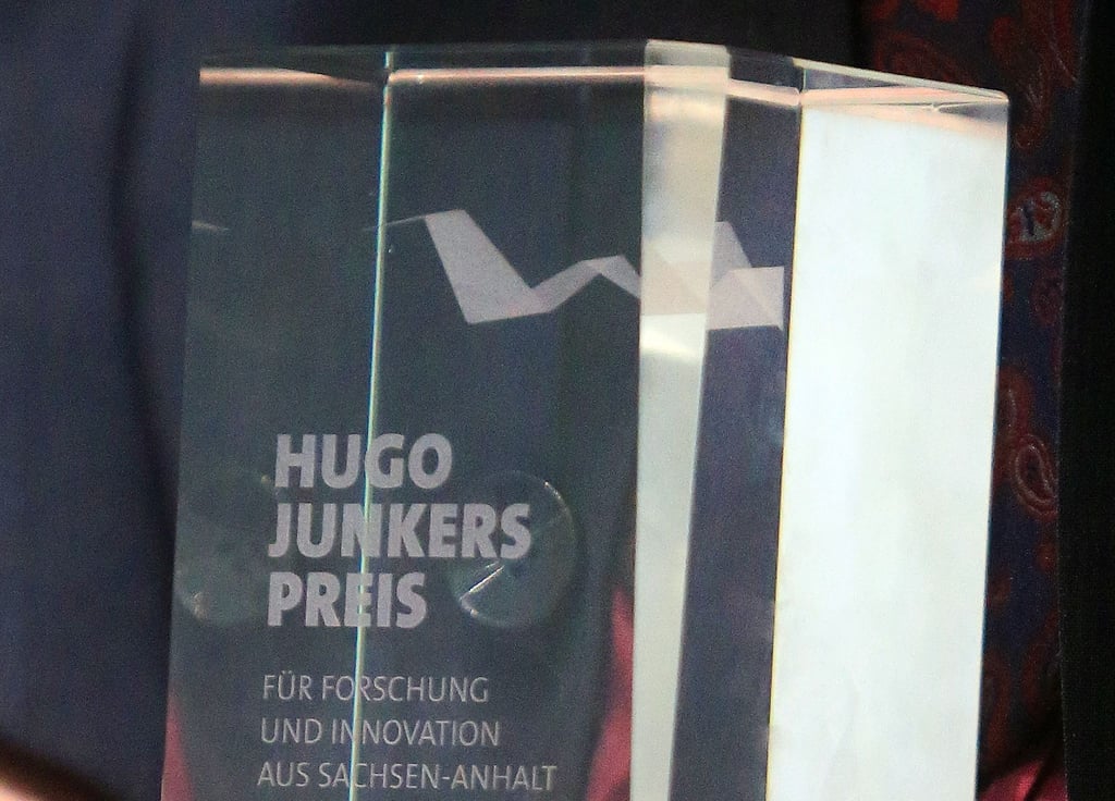 Die Siegertrophäe des Hugo Junkers Preises in der Kategorie „Innovativste Produktentwicklung“.