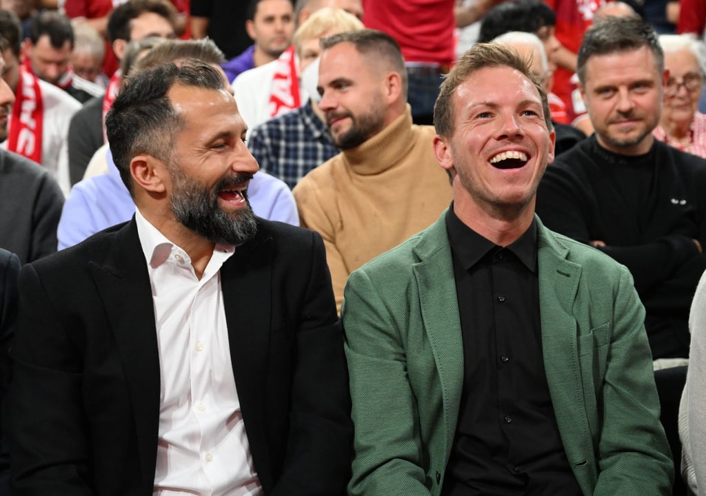 Hasan Salihamidzic (l) möchte gerne länger mit Julian Nagelsmann zusammenarbeiten.
