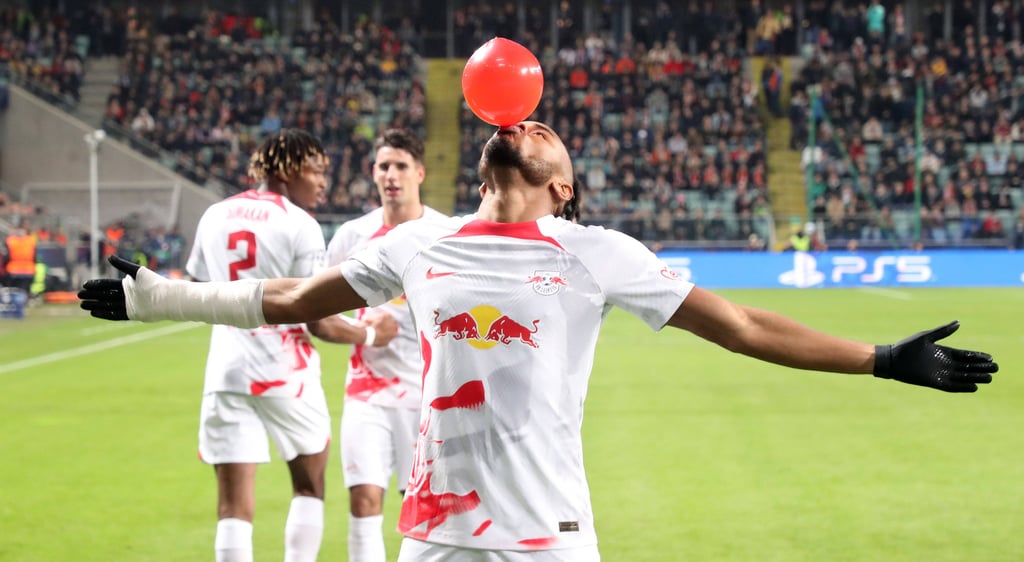 Christopher Nkunku beim Ballon-Jubel.