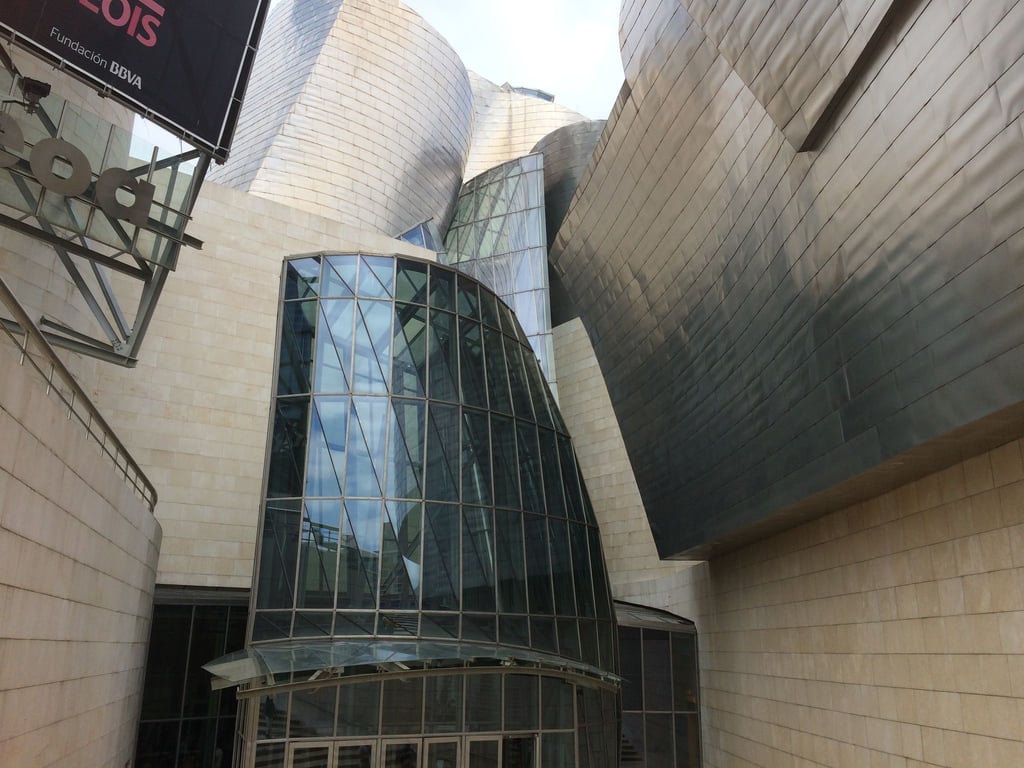 Das Guggenheim Museum in Bilbao feiert seinen 25. Geburtstag.