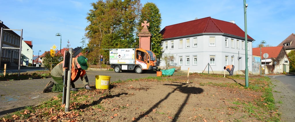 Der Denkmalplatz in Kalbe hat im November 2022 sein Gesicht stark verändert.